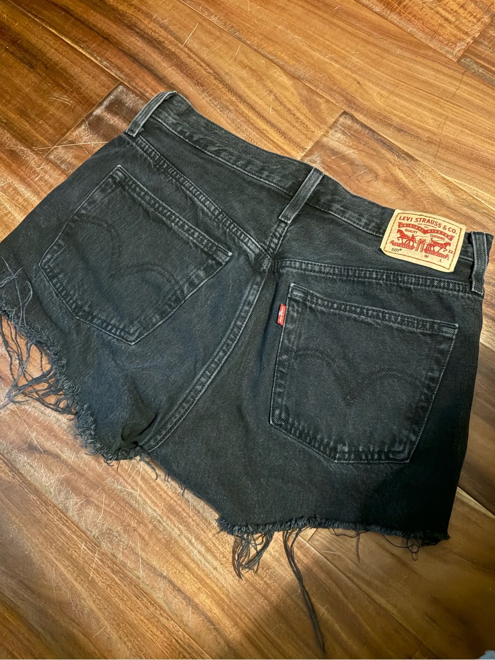 Levi’s 501 Black Cutoff Denim Shorts‎ Size 27 Women’s (0395)